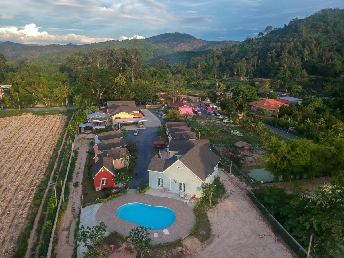 Evie Mae Resort Ban Cha-om Exteriör bild